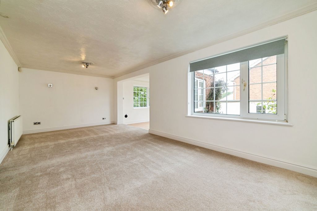 Property photo 3 of 23 Pbox-Img.Jpg