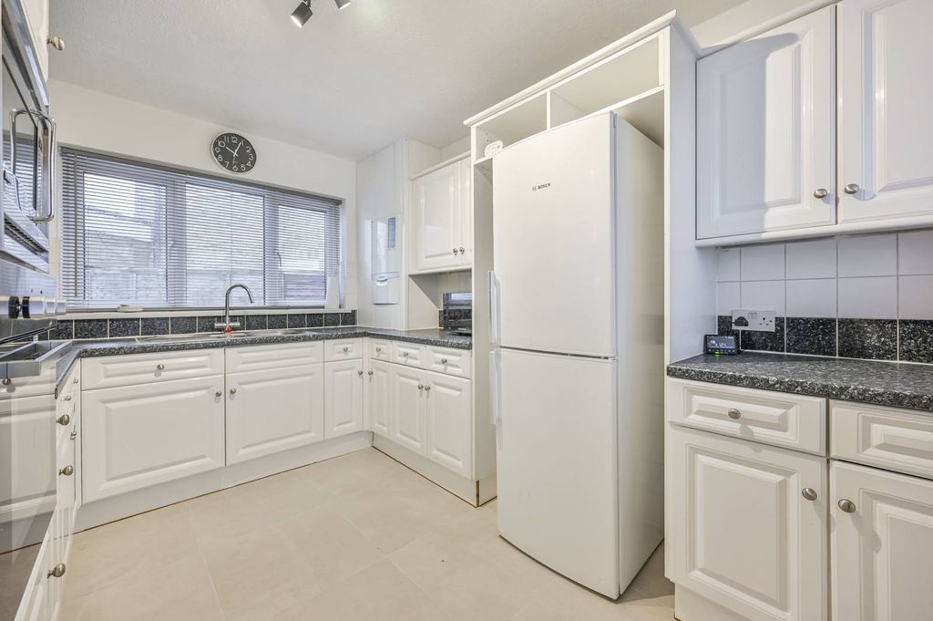 Property photo 1 of 24