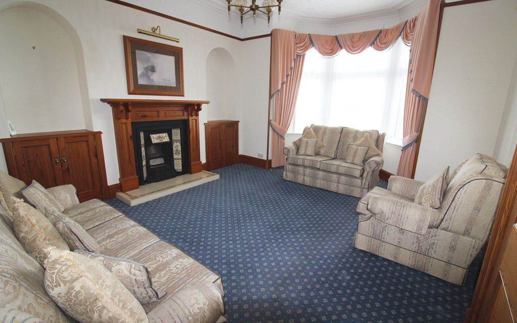 Property photo 2 of 26