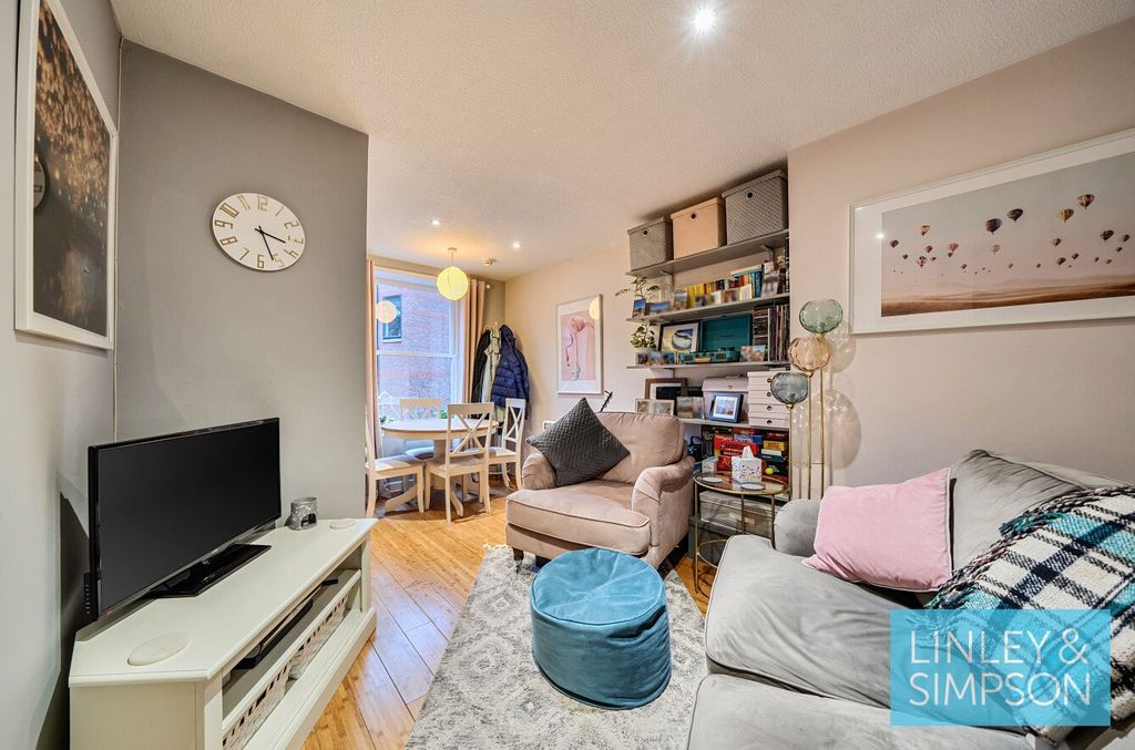 Property photo 1 of 9 Picture No. 11