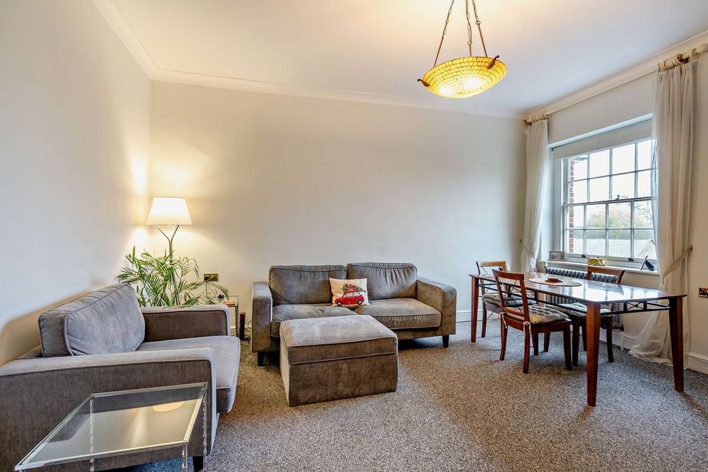 Property photo 2 of 20