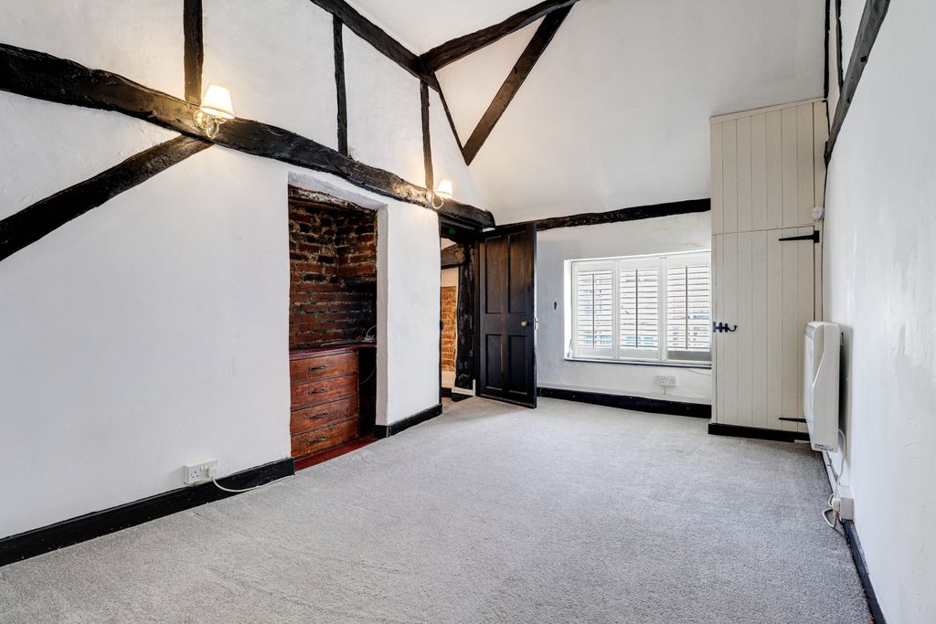 Property photo 2 of 13 Img2991Img2993