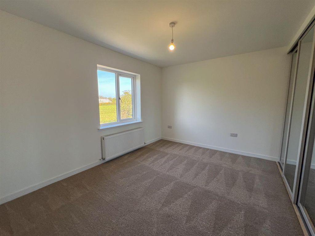 Additional image 7 of 3 bed semi-detached house to rentHouse 22, Oatlands Road, Andreas IM1