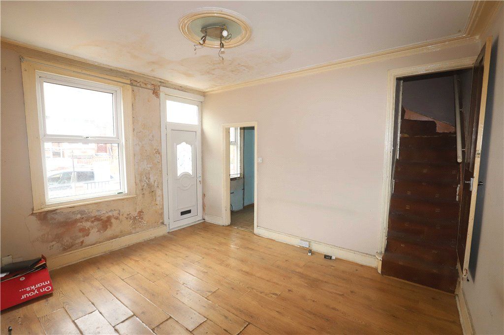 Property photo 3 of 14 Living Room