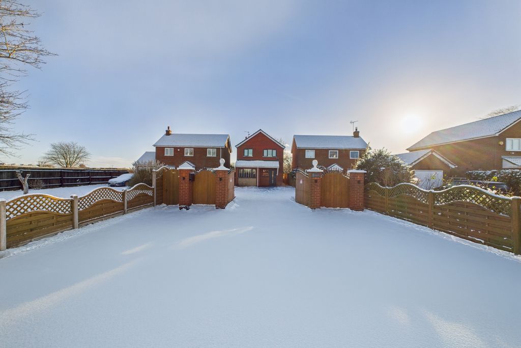 Property photo 2 of 21 Ewemove Spalding -  Cornfield House -  Front Of Ho