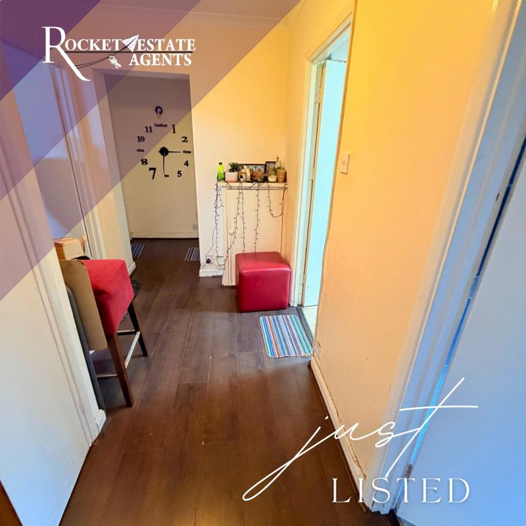 Property photo 3 of 9 Living Room