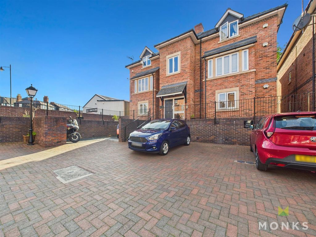 Property photo 1 of 9 Cam01520G0-Pr0256-Still009.Jpg