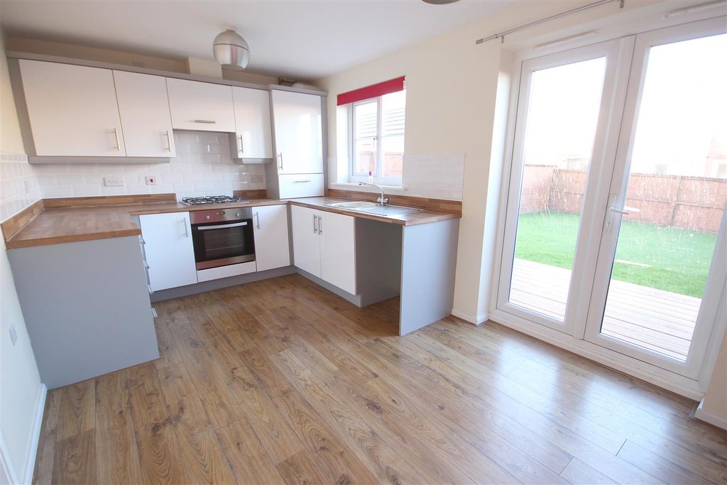 Property photo 2 of 15 Kitchen/Diner