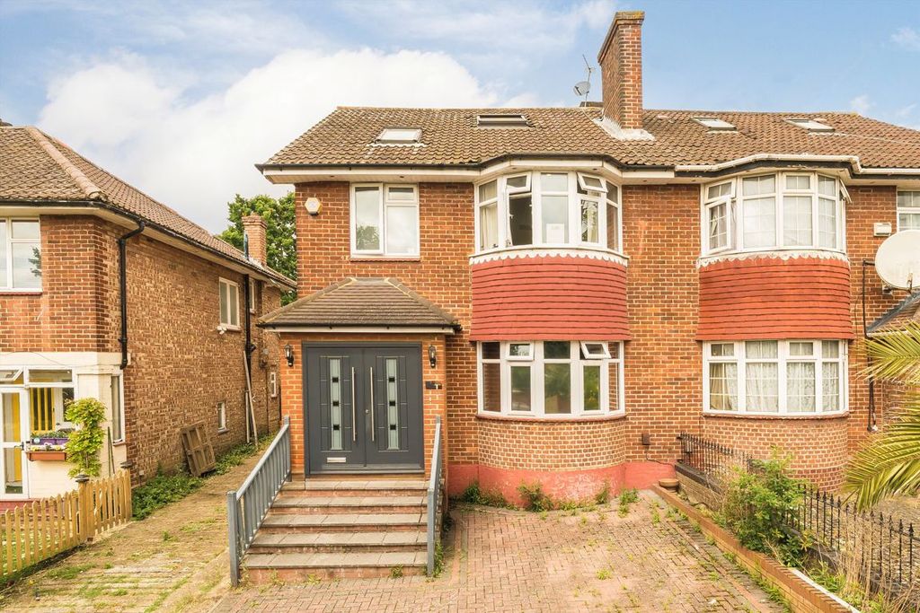 Property photo 1 of 8
