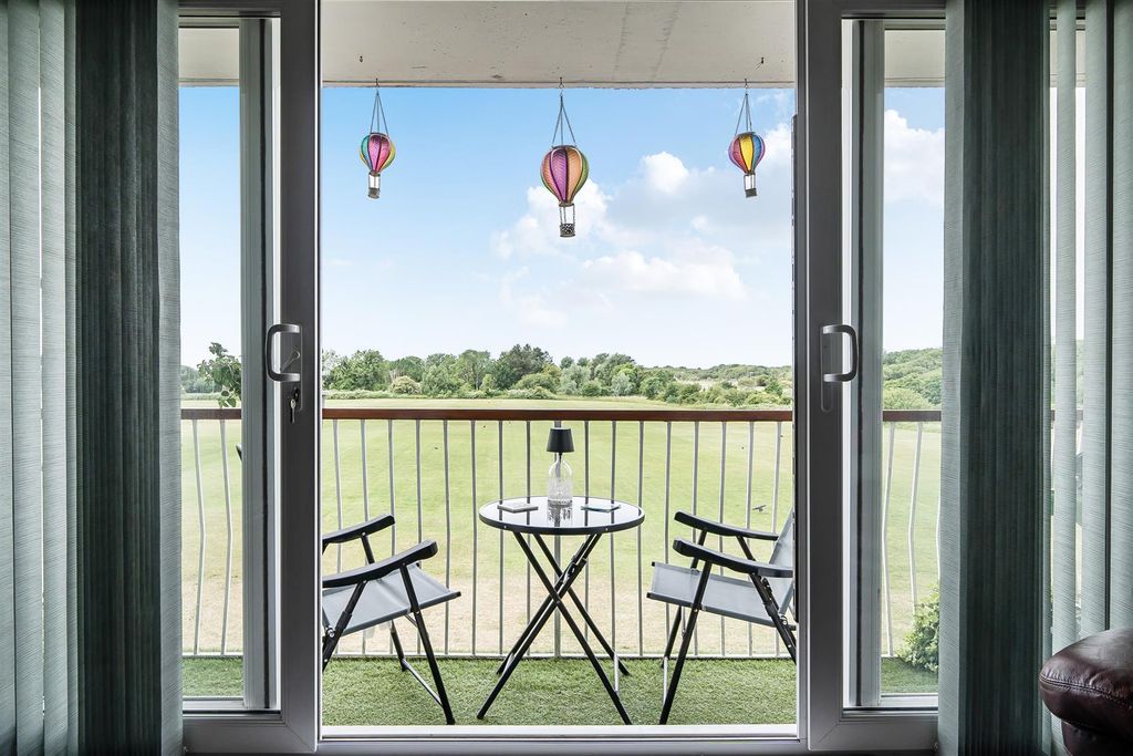 Property photo 1 of 14 Balcony