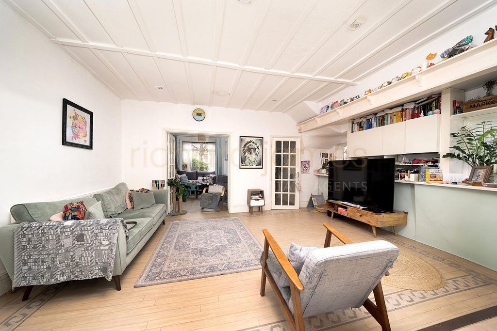 Property photo 2 of 12 W (3).Jpg