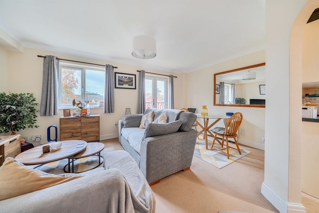 Property photo 3 of 11