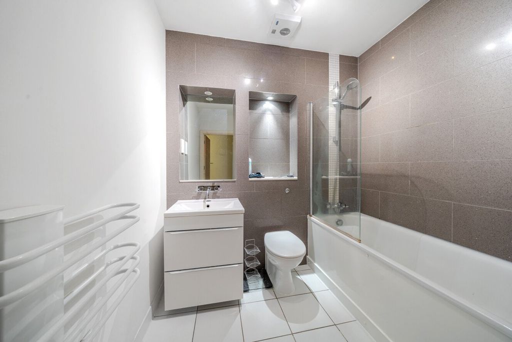 Property photo 3 of 13 Picture No. 02