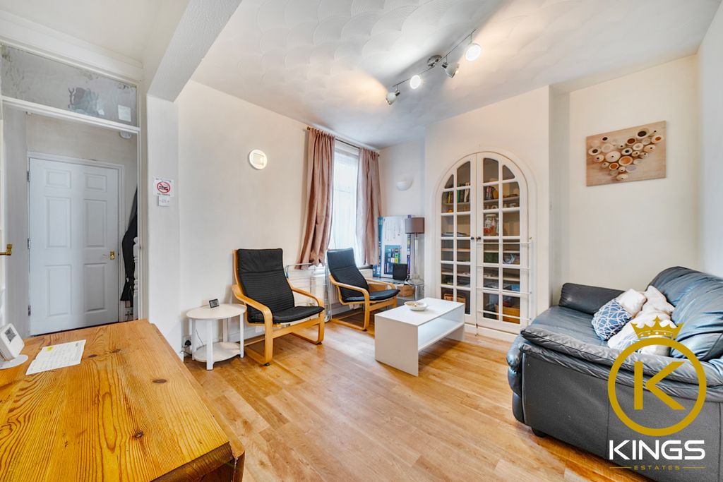 Property photo 3 of 18