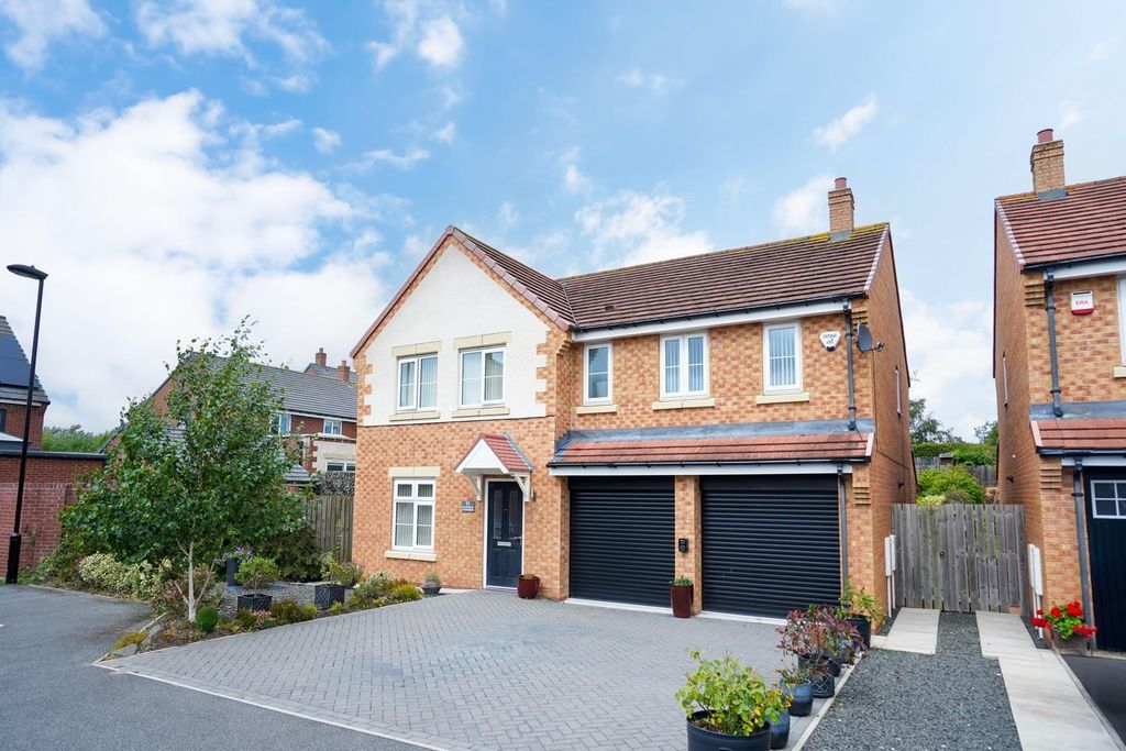 Property photo 1 of 16 External