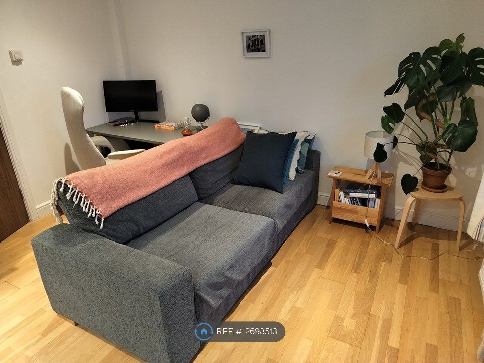 Property photo 2 of 12 Living Room