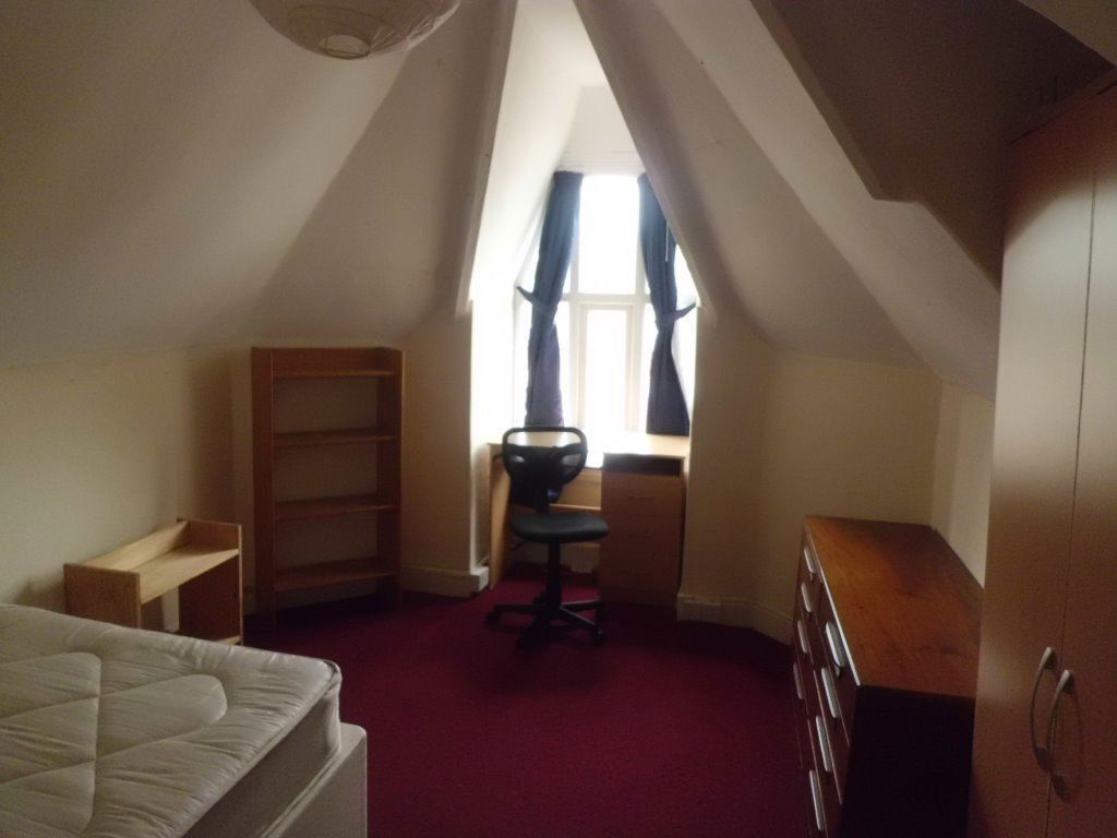 Property photo 3 of 12