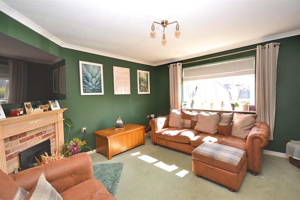 Property photo 2 of 22 53 (2).Png