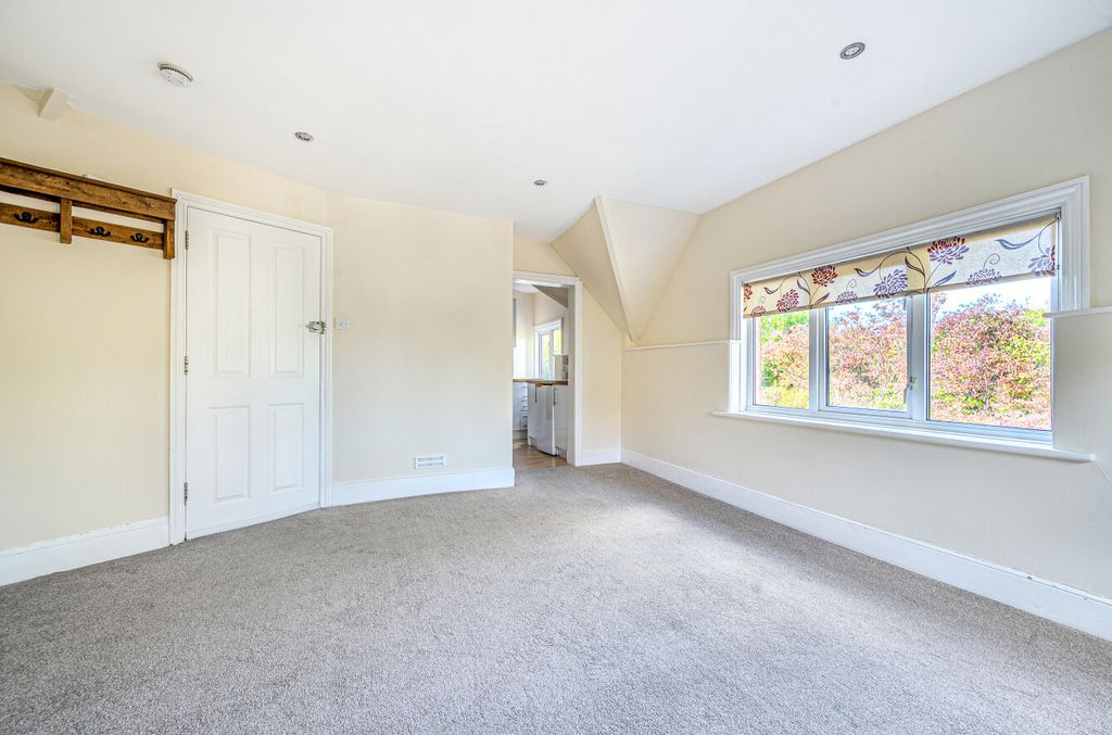 Property photo 3 of 14 1360043-6-68d52d3...