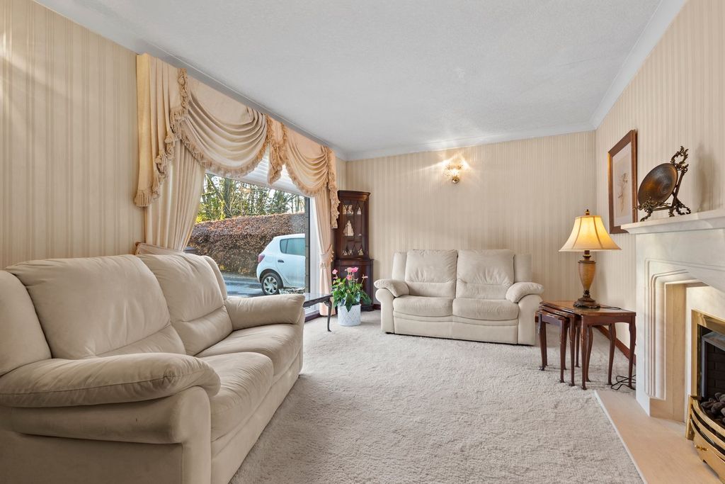 Property photo 3 of 25