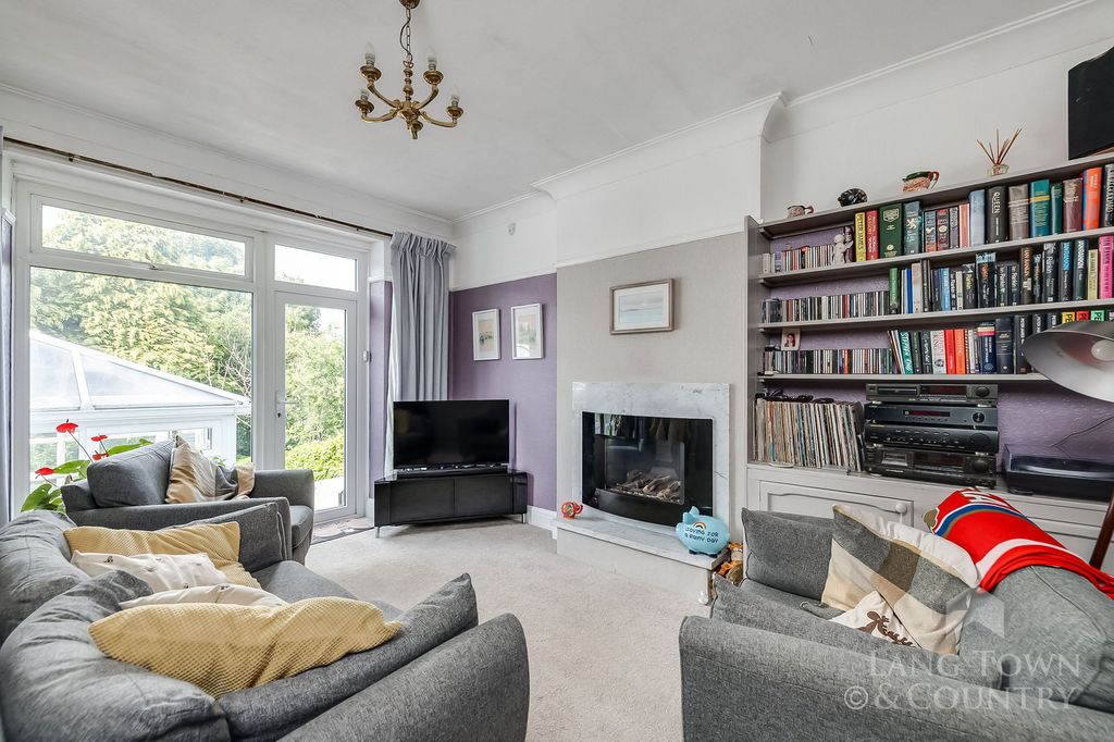 Property photo 2 of 22