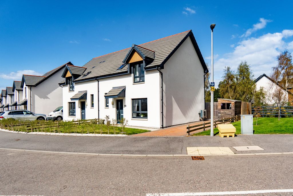 Property photo 1 of 40