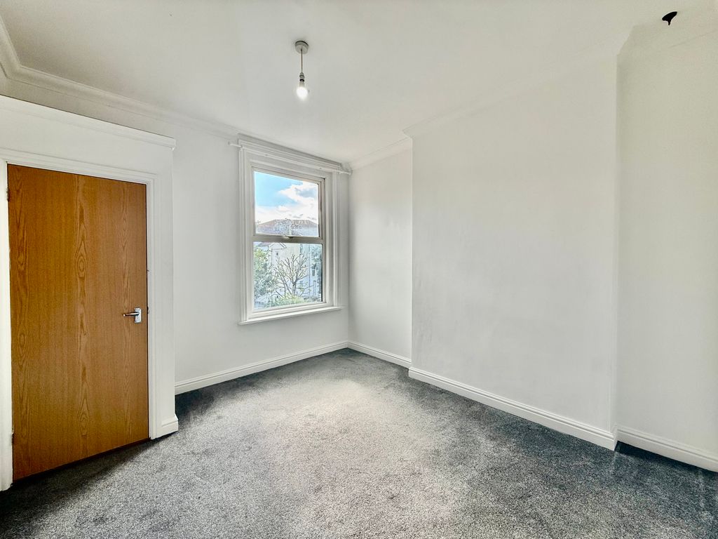 Property photo 3 of 6 Image