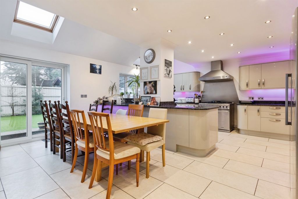 Property photo 3 of 19