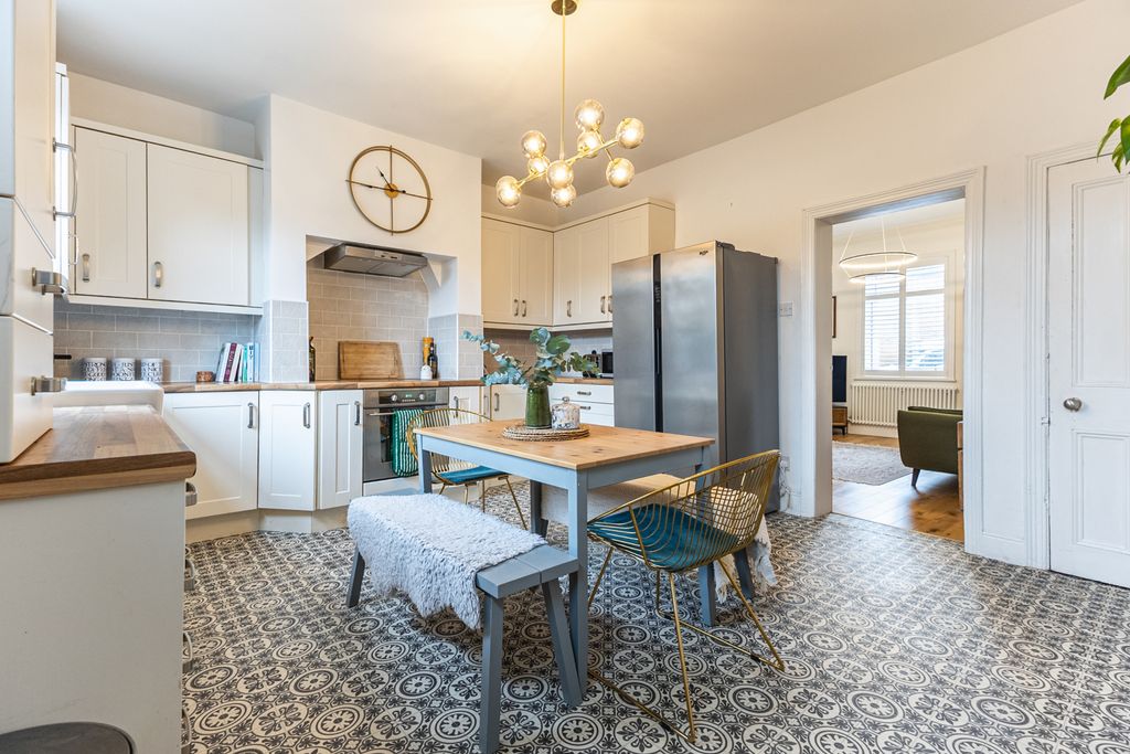 Property photo 2 of 17 Kitchen / Diner