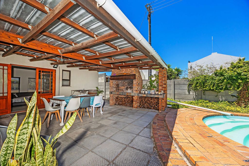 Property photo 2 of 41 Dbv1726787