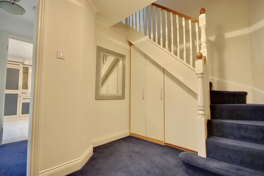 Property photo 3 of 18 Ec9626A0-70Fd-4076-B84E-06Ae20421140_1_201_A.Jpeg