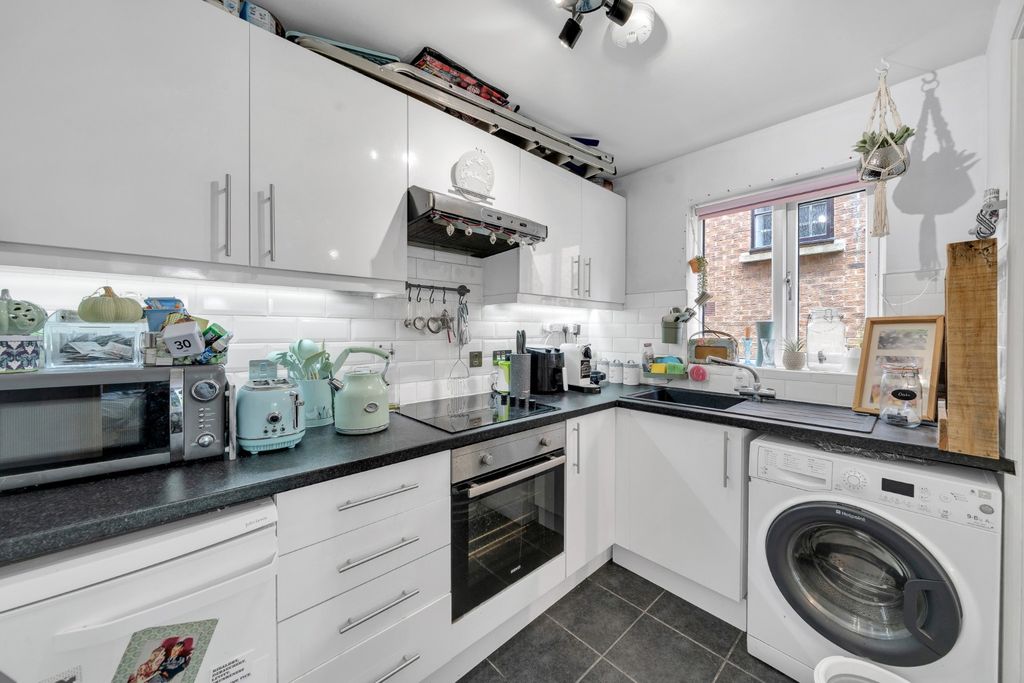 Property photo 1 of 13 4236351