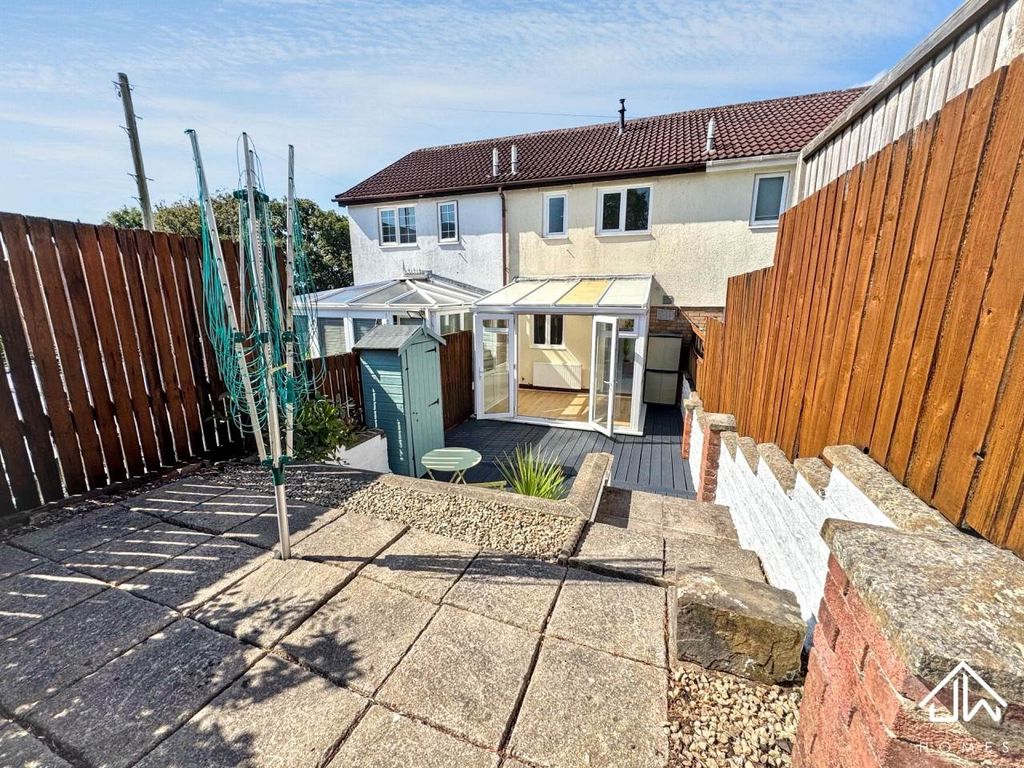 Property photo 2 of 18 Rear Garden 2