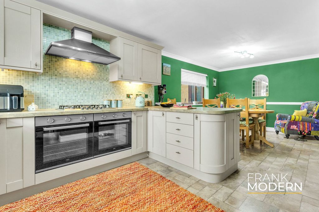 Property photo 2 of 48 Kitchen / Diner