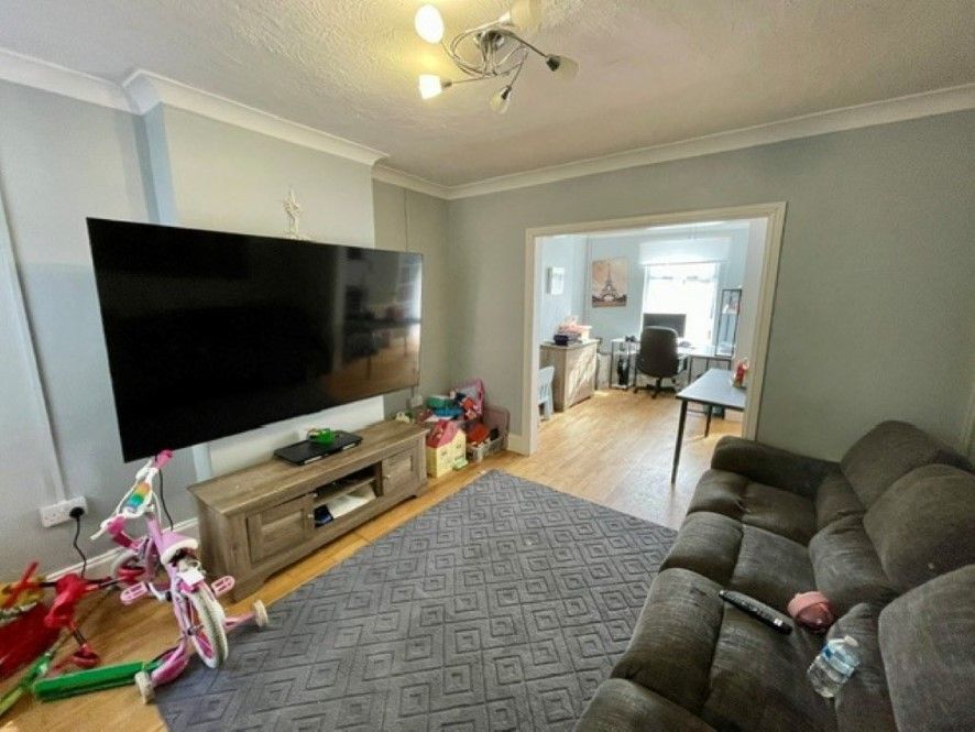 Property photo 2 of 7