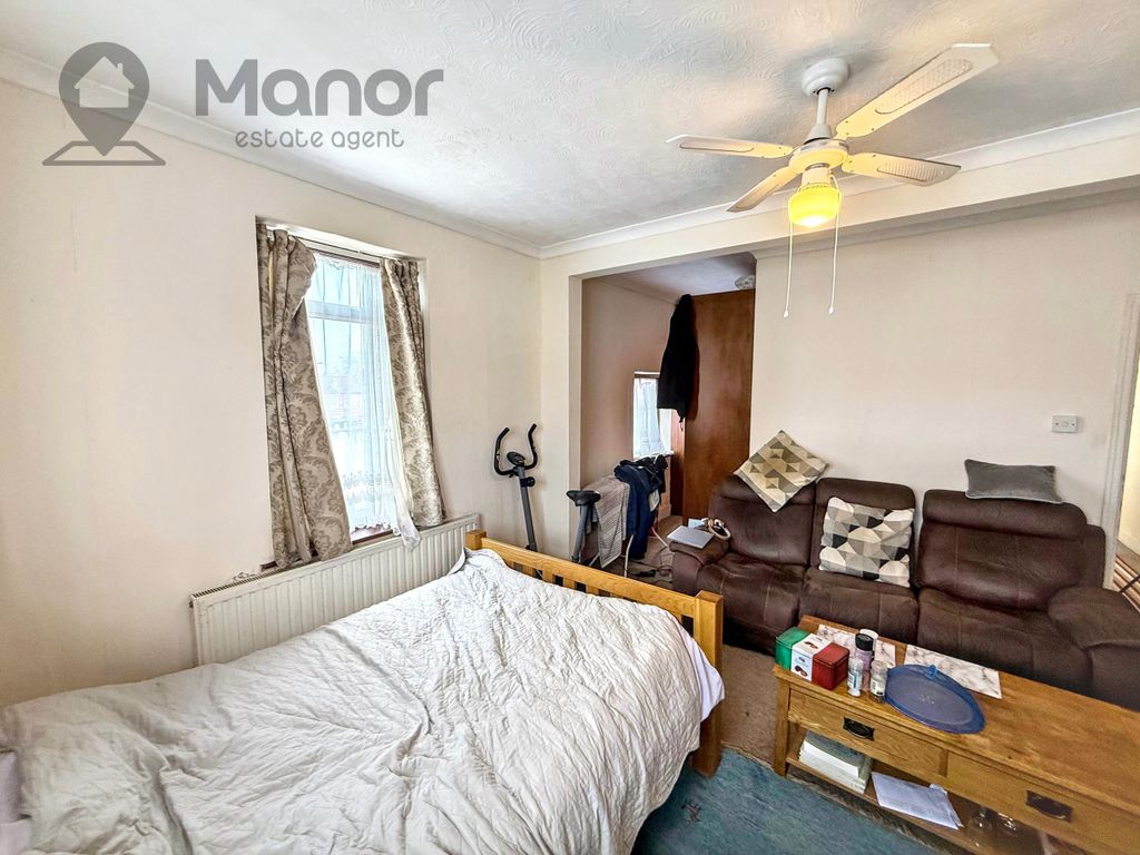 Property photo 3 of 12 Living Room