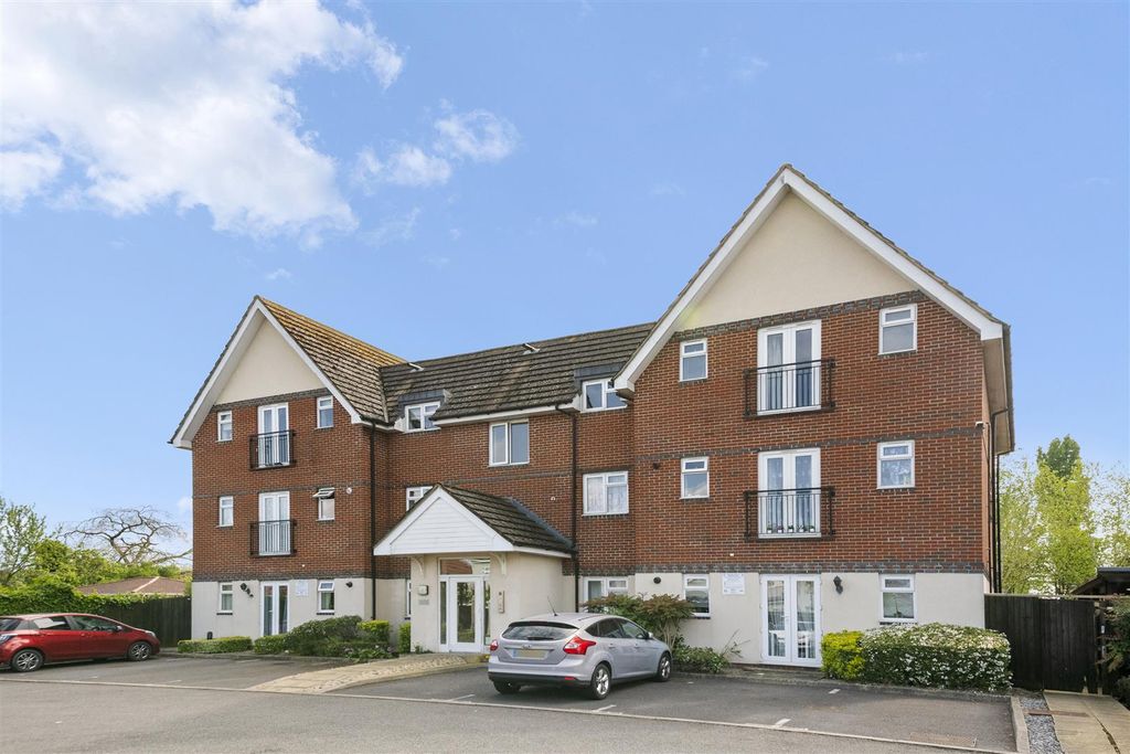 Property photo 1 of 12