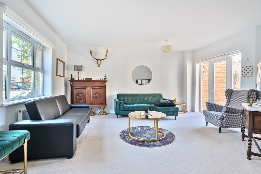 Property photo 2 of 10