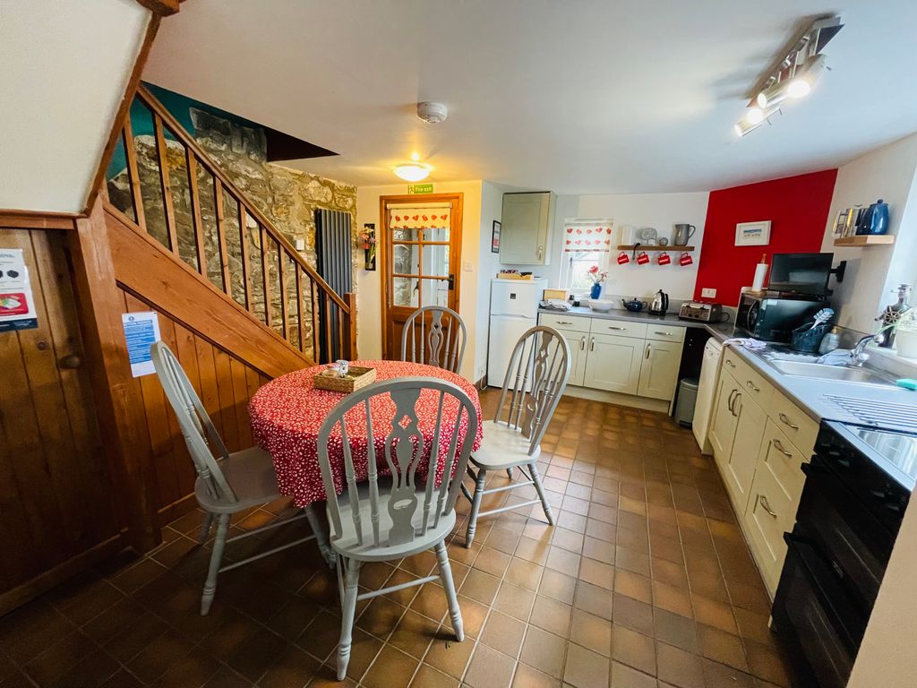 Property photo 2 of 9