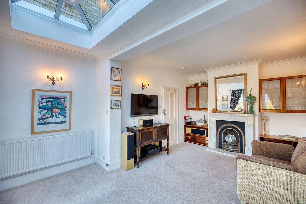 Property photo 2 of 11