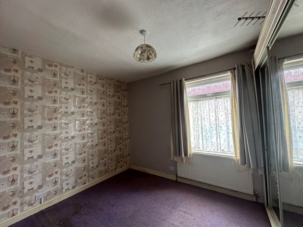Property photo 3 of 5