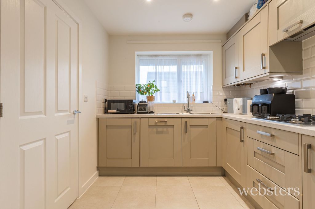 Property photo 3 of 17