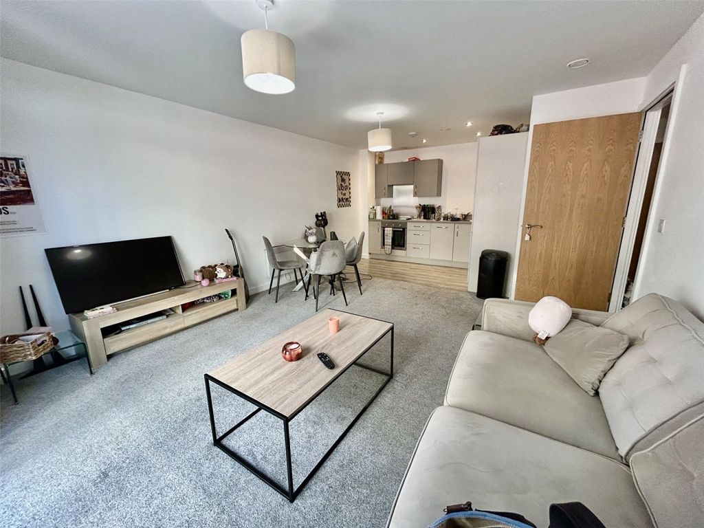 Property photo 2 of 8 Picture No. 04