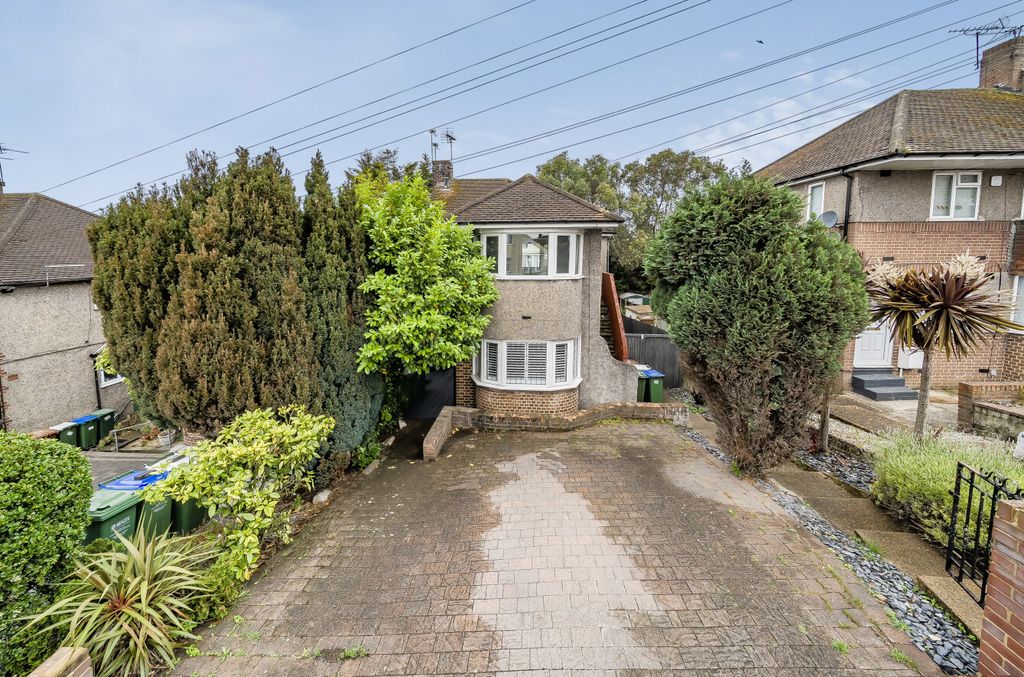 Property photo 1 of 21 Front