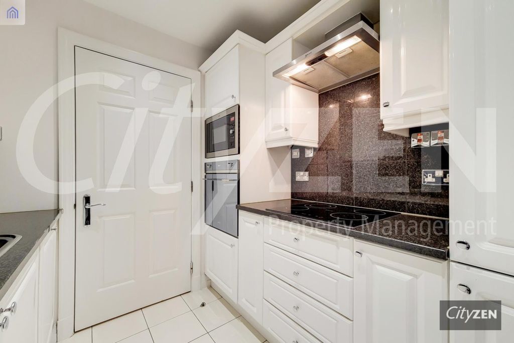 Property photo 2 of 12 Separate Kitchen