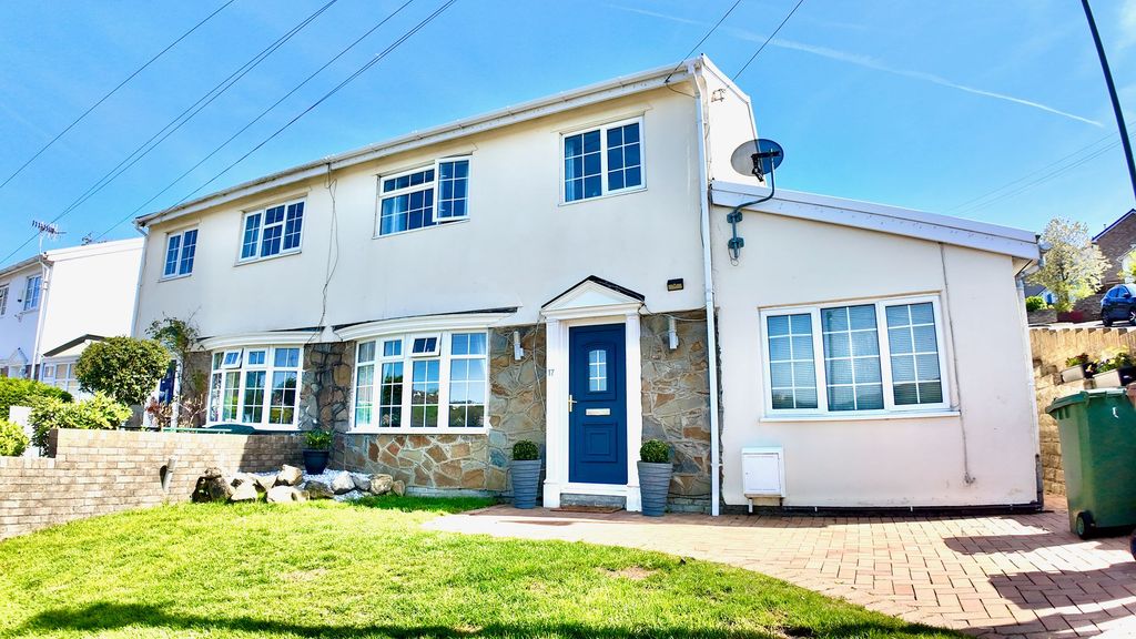 Property photo 1 of 39