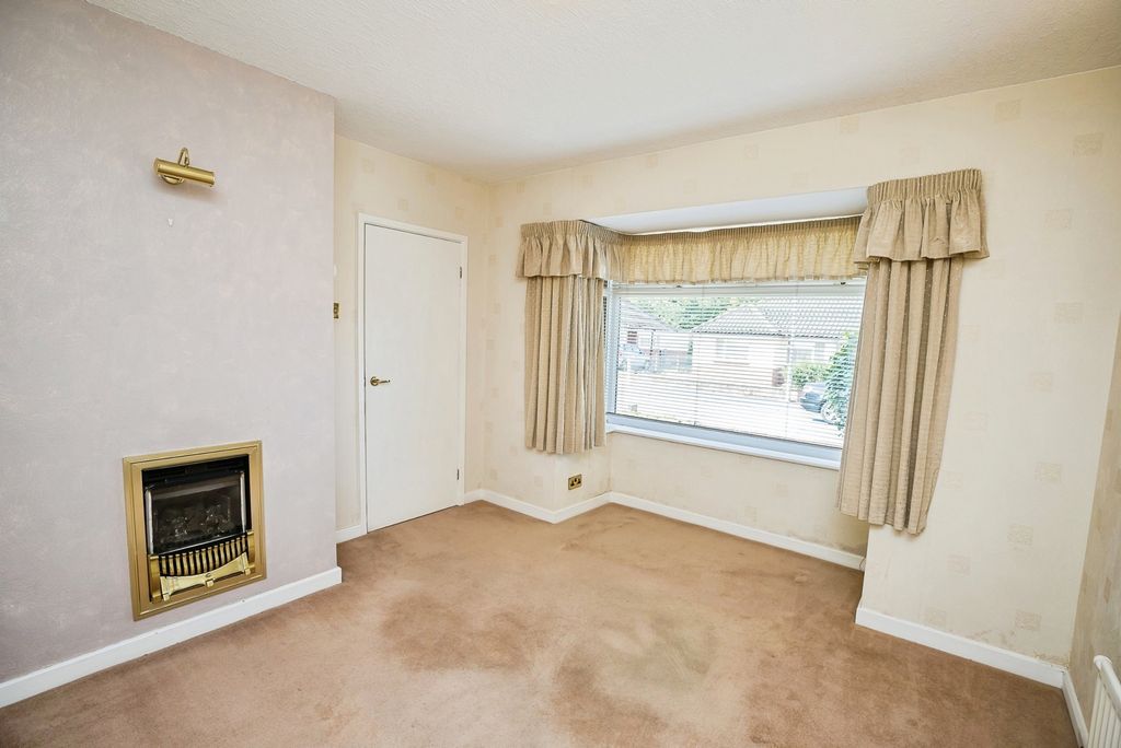 Property photo 2 of 17 Photo