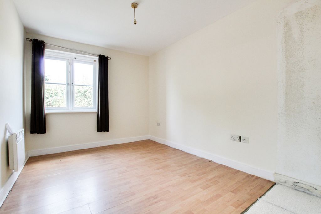 Property photo 2 of 8