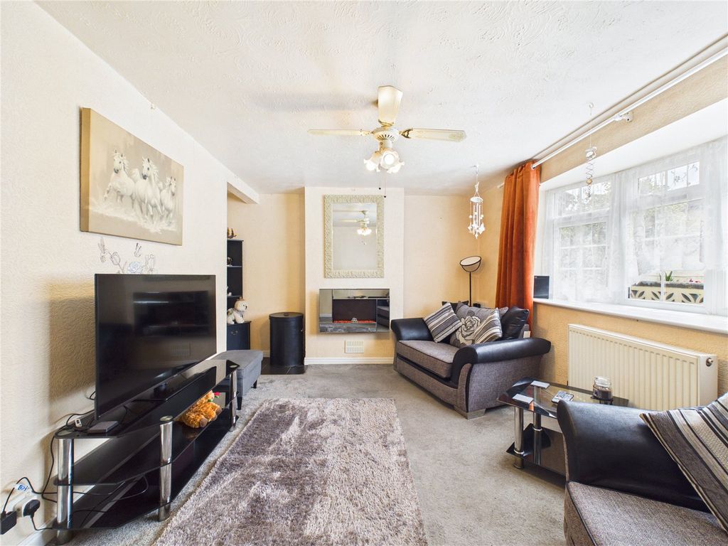 Property photo 3 of 19 Picture No. 02