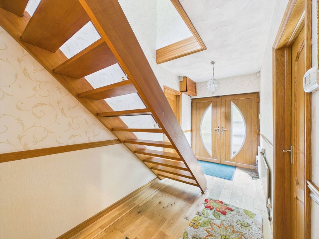 Property photo 2 of 52